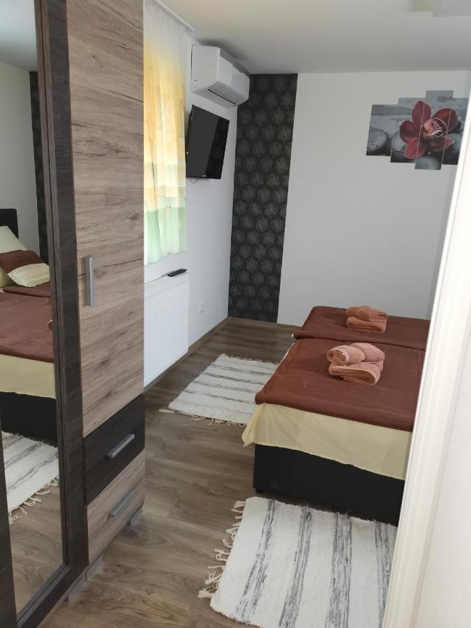 Lili Apartman Harkány Extérieur photo