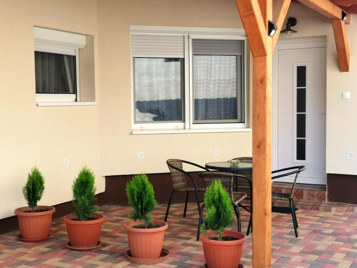 Lili Apartman Harkány Extérieur photo