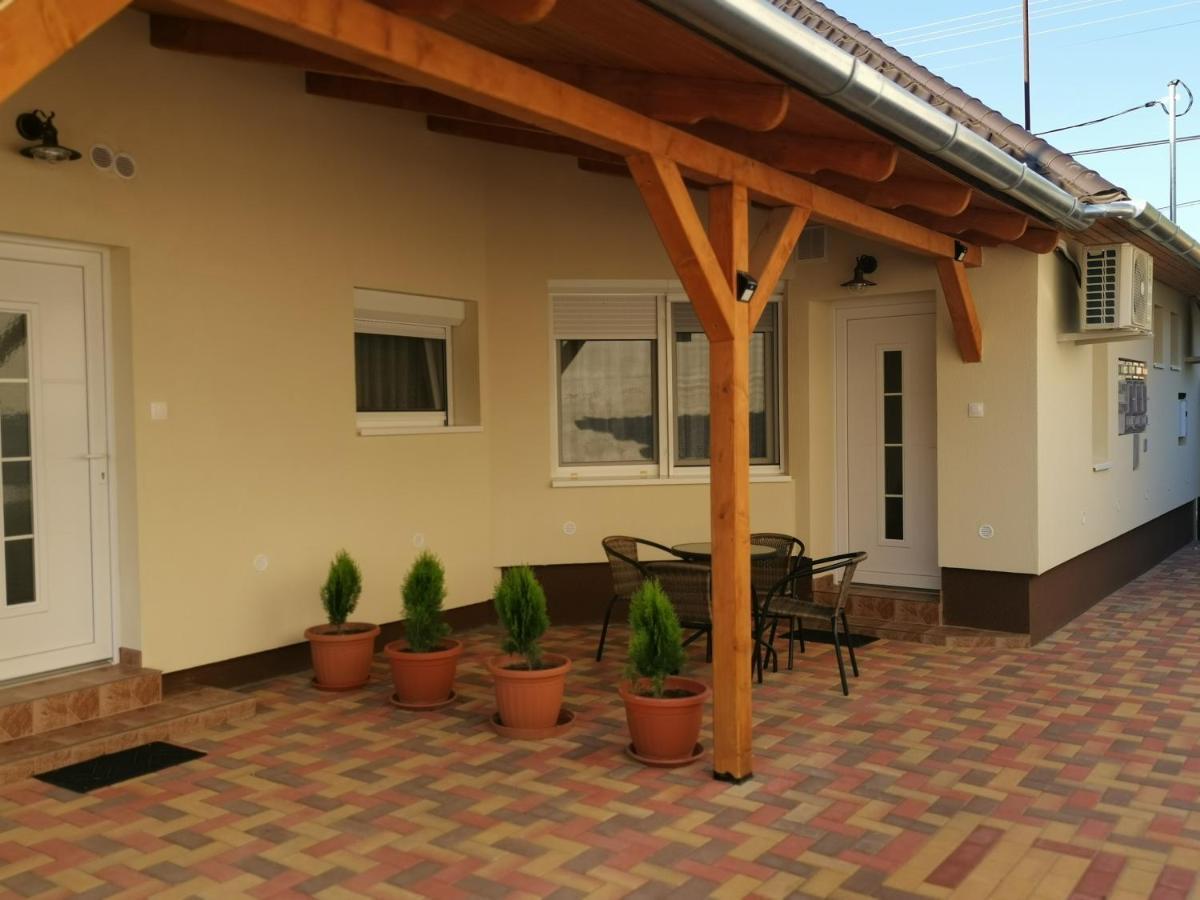 Lili Apartman Harkány Extérieur photo