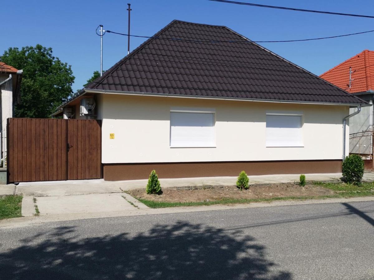 Lili Apartman Harkány Extérieur photo